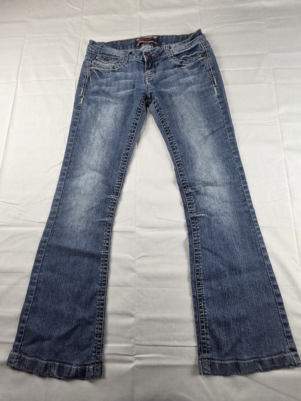 Wallflower luscious curvy boot cut jeans size 9